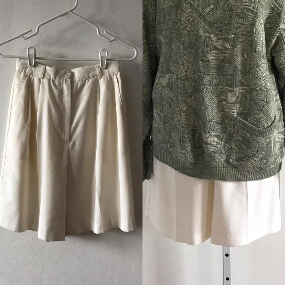 Vintage White Minimalist Shorts, Women's Size 5/6, That's Me